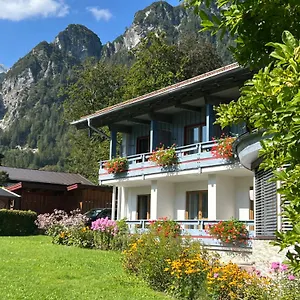 https://aparthotel-hochfeld.com-bavaria.com
